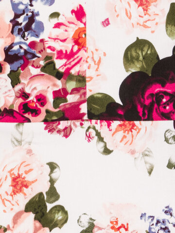 Hľadáte originálny a nezvyčajný darček? Obdarovaného zaručene prekvapí Retro puzdrové šaty Vintage ruže